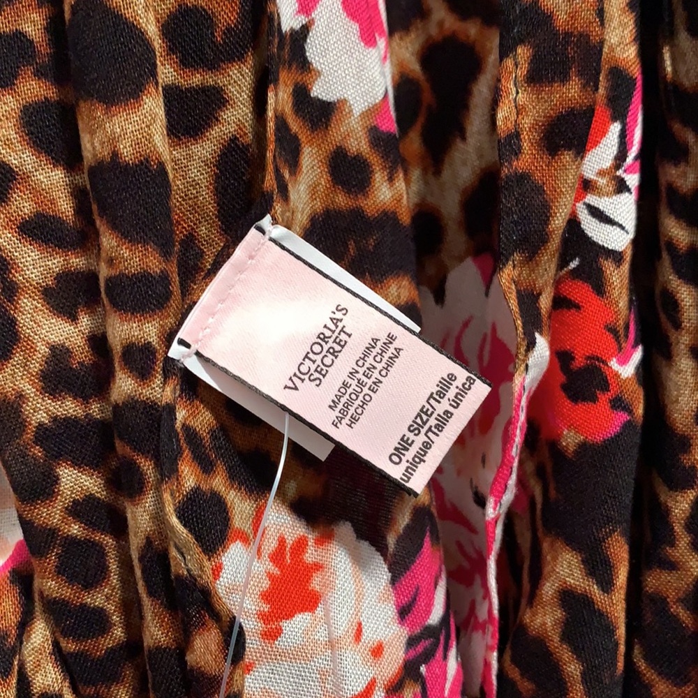 Victoria’s Secret cover up - Picture 2 of 4